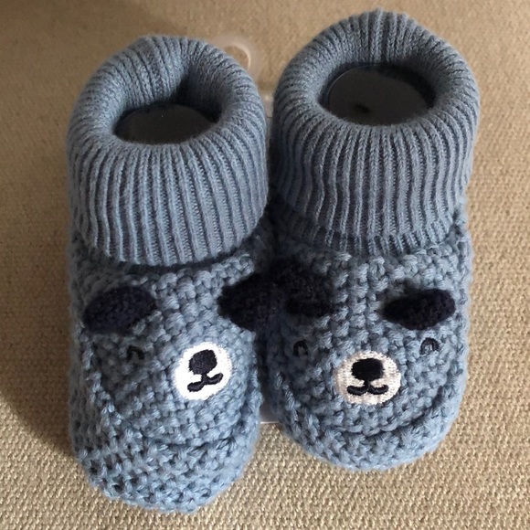 Carters baby booties - Picture 1 of 2